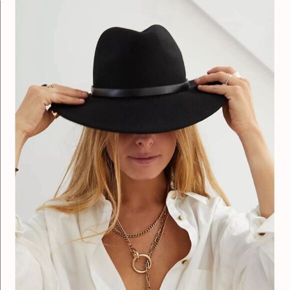 Free People Wythe Felt Hat with Leather Band Cream NWOT - Picture 6 of 6